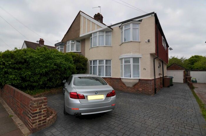 5 Bedroom Semi-Detached House To Rent In Hurst Road, Sidcup, DA15