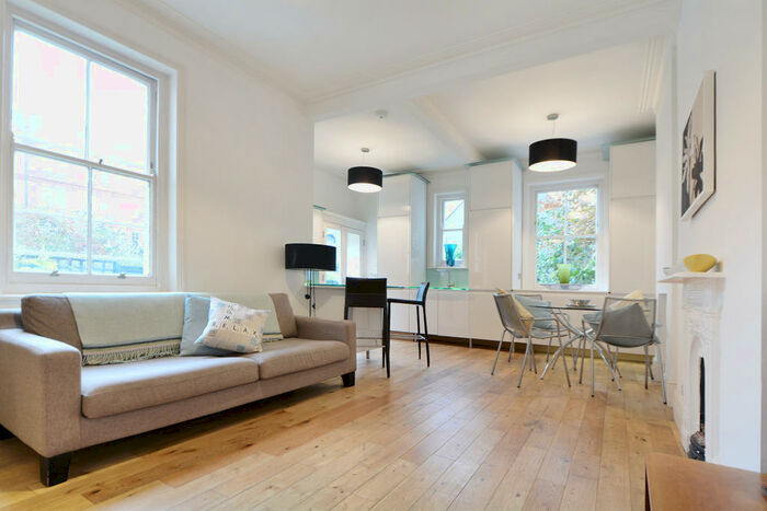 3 Bedroom Apartment To Rent In Park Walk, London, SW10