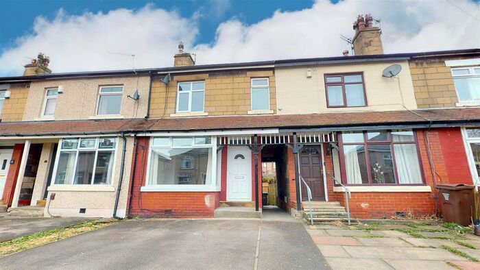 3 Bedroom Terraced House To Rent In Oakdale Crescent, Bradford, BD6