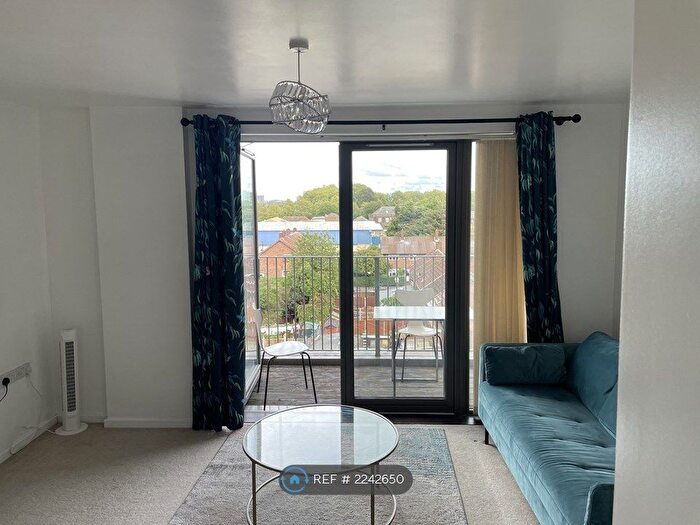 1 Bedroom Flat To Rent In Hammersley Road, London, E16
