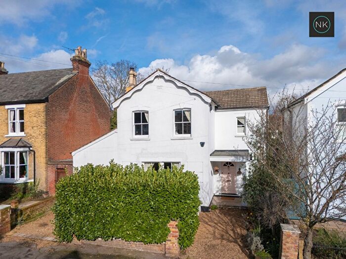 4 Bedroom Detached House For Sale In Derby Road, South Woodford, London, E18