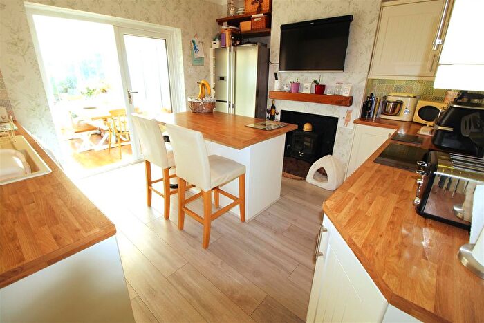 3 Bedroom Detached House For Sale In Baldwin Road, Minster On Sea, Sheerness, ME12