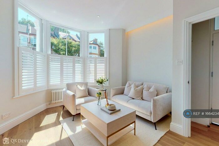 2 Bedroom Flat To Rent In New Cross, London, SE14