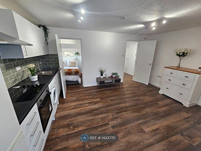 1 Bedroom Flat To Rent In Gilpin Close, London, CR4