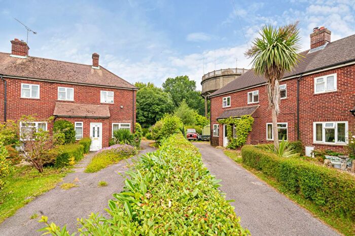 Land For Sale In Boyneswood Close, Medstead, Alton, Hampshire, GU34