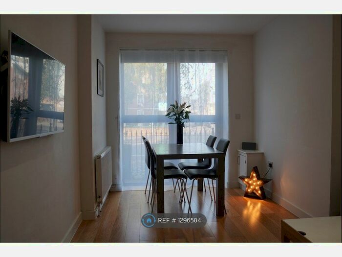 1 Bedroom Flat To Rent In Larkhall Lane, London SW4
