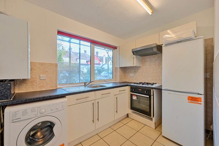 1 Bedroom Flat To Rent In Temple Fortune Lane London, NW11