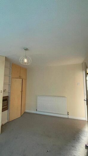 3 Bedroom Terraced House To Rent In Broomstick Hall Road, Waltham Abbey, EN9