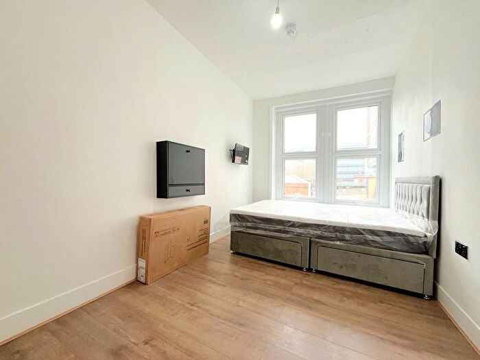 Studio To Rent In Clifftown Road, Southend-On-Sea, SS1