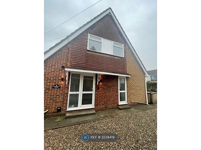 3 Bedroom Semi-Detached House To Rent In Woodstock Close, Cottingham, HU16