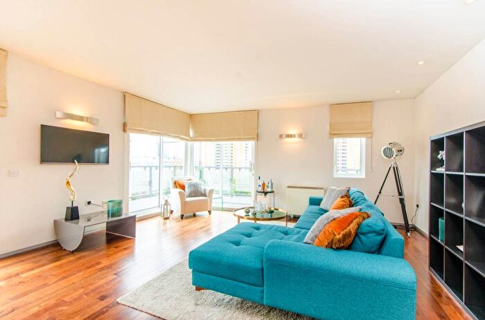 2 Bedroom Flat To Rent In Dingley Road, Islington, London, EC1V