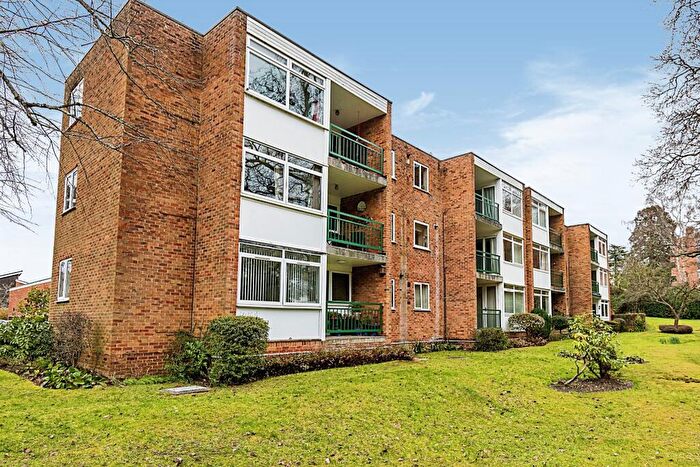 2 Bedroom Flat To Rent In Vermont Close, Bassett, Southampton, SO16