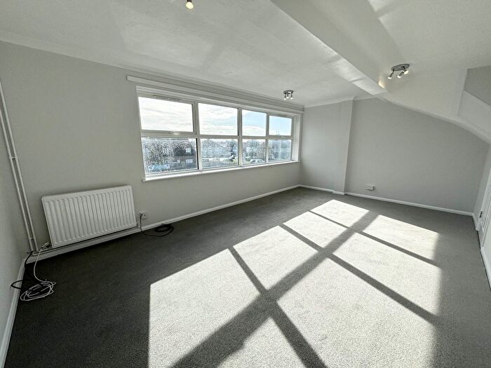 3 Bedroom Flat To Rent In Parton Road, Aylesbury, HP20