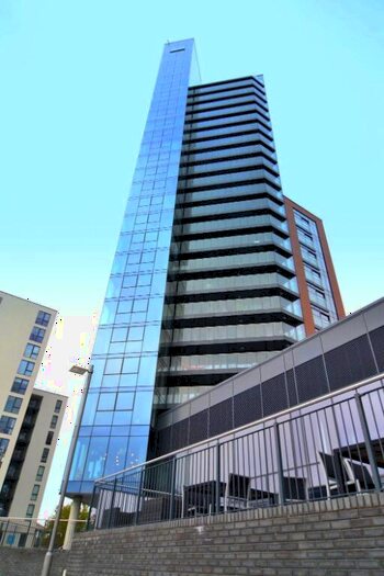 2 Bedroom Flat To Rent In Admirals Quay, Ocean Village, Southampton, SO14