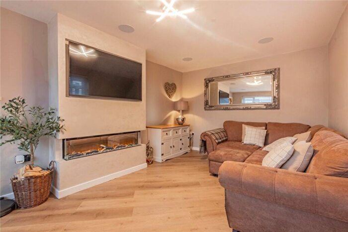 3 Bedroom Semi Detached House For Sale In Egremont Road, Milnrow, Rochdale, OL16