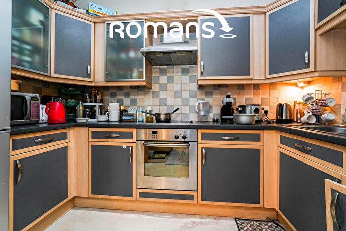 2 Bedroom Flat To Rent In Linden Court, Holbrook Way, Swindon, SN1