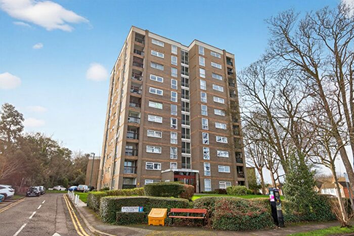 2 Bedroom Flat For Sale In Blackbush Close, Sutton, SM2