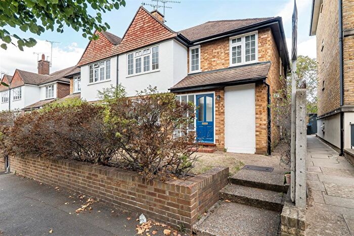 2 Bedroom Maisonette To Rent In Grove Road, Surbiton, KT6