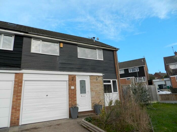 3 Bedroom Semi-Detached House To Rent In Surgeys Lane, Nottingham, Nottinghamshire, NG5