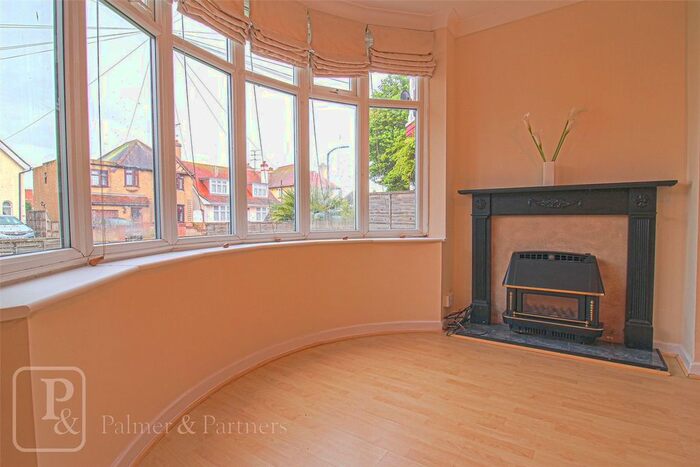 2 Bedroom Flat To Rent In Holland Road, Clacton-On-Sea, Essex, CO15