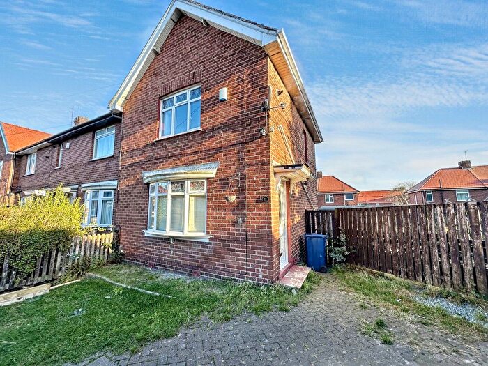 2 Bedroom Semi Detached House To Rent In Halstead Square, Sunderland, SR4