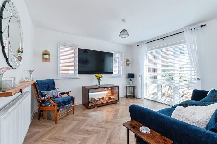 3 Bedroom Detached House For Sale In Kensington Drive, West Parley, Ferndown, BH22