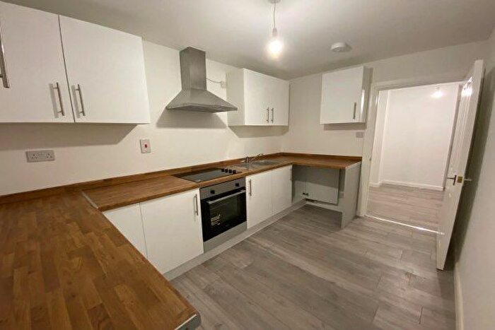 3 Bedroom Flat To Rent In All Saints Square, Rotherham, S60