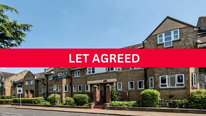 2 Bedroom Flat To Rent In St. James's Drive, Wandsworth, London, SW12