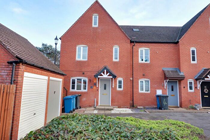 4 Bedroom Semi Detached House To Rent In Lime Way, Streethay, Lichfield, WS13