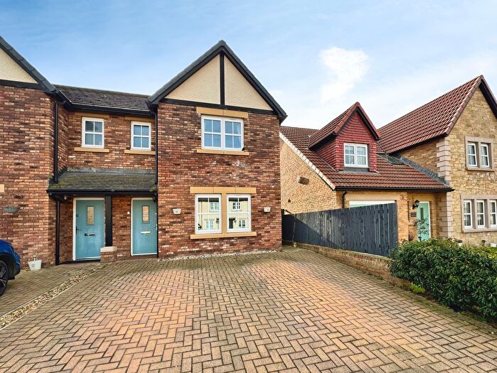 3 Bedroom Semi Detached House For Sale In Shepherd Drive, Crawcrook, NE40