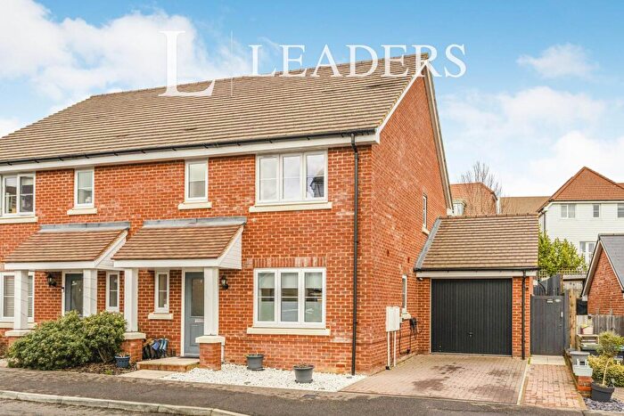 3 Bedroom Semi-Detached House To Rent In Buckeridge Way, RH16