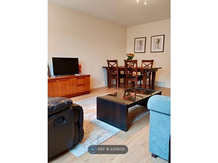 2 Bedroom Flat To Rent In Avenuepark Street, Glasgow, G20