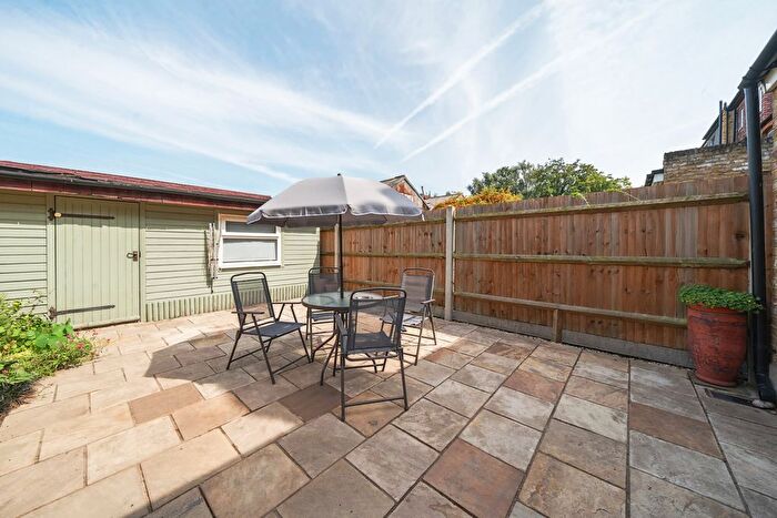 3 Bedroom End Terrace House For Sale In Derwent Road, London, W5