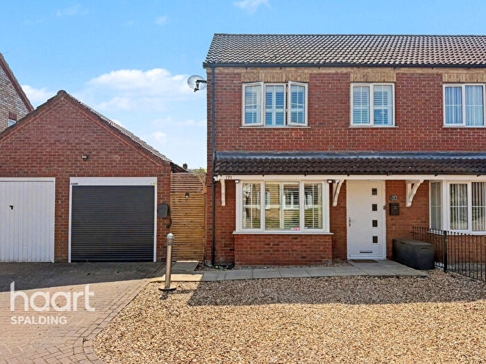 3 Bedroom Semi-Detached House For Sale In Wygate Road, Spalding, PE11