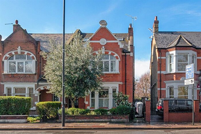 1 Bedroom Flat To Rent In Fulham Palace Road, Fulham, SW6