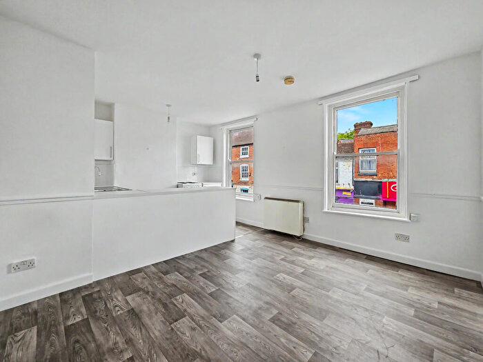 1 Bedroom Flat To Rent In Flat, High Street, DY13
