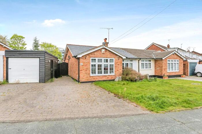 2 Bedroom Semi-Detached House For Sale In Beauchamps Drive, Wickford, Essex, SS11
