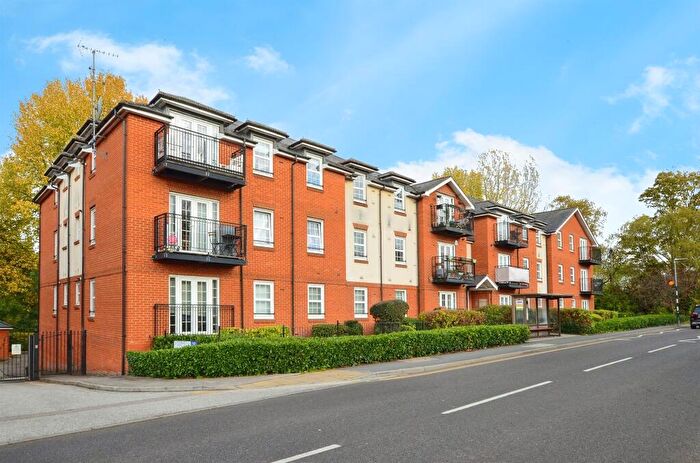 2 Bedroom Apartment For Sale In Station Road, Harpenden, AL5