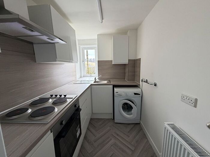 2 Bedroom Flat To Rent In Gardner Street, Dundee, DD3
