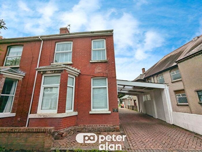 2 Bedroom Apartment To Rent In Fenton Place, Porthcawl, CF36