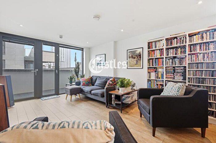 2 Bedroom Apartment For Sale In Waterside Way, Tottenham Hale, N17