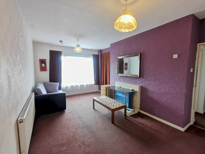 1 Bedroom Flat To Rent In Malthouse Grove, Birmingham, B25