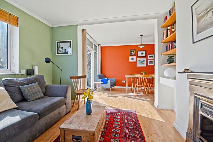 2 Bedroom Flat For Sale In Burghley Road, Kentish Town, London, NW5