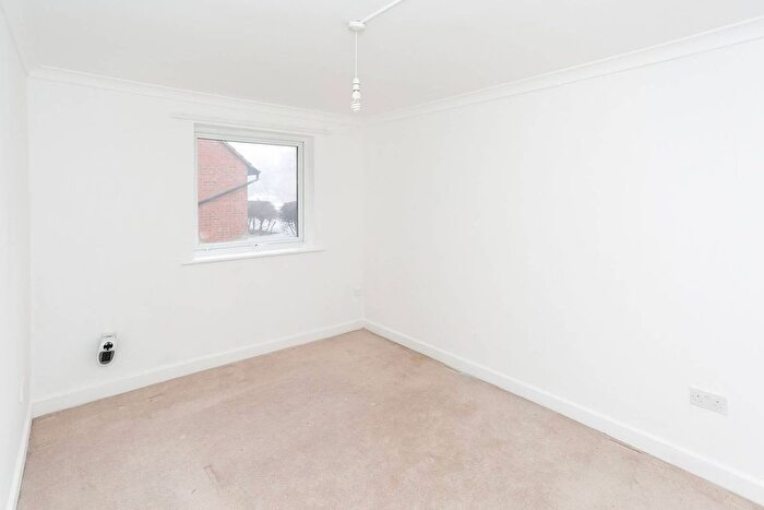 2 Bedroom Flat To Rent In Valley Green, Hemel Hempstead, HP2