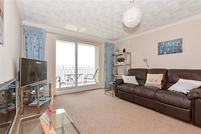 2 Bedroom Flat For Sale In Hope Road, Shanklin, Isle Of Wight, PO37