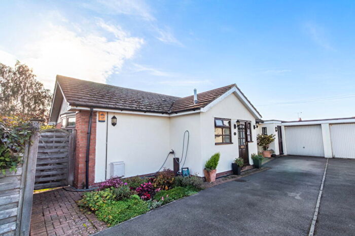 3 Bedroom Detached Bungalow For Sale In Garstons, Wrington, BS40