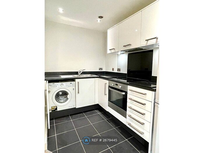 1 Bedroom Flat To Rent In Hitherwood Court, London, NW9