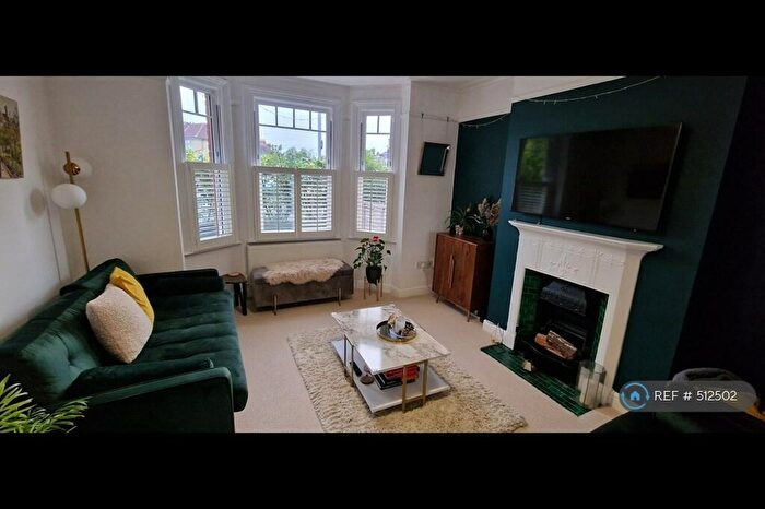 2 Bedroom Maisonette To Rent In Villiers Road, Kingston Upon Thames, KT1