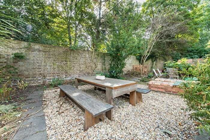 1 Bedroom Flat For Sale In Consort Road, Peckham, SE15