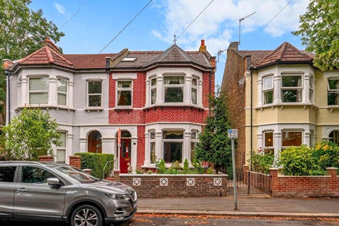 4 Bedroom Semi Detached House For Sale In Lenham Road, Sutton, SM1